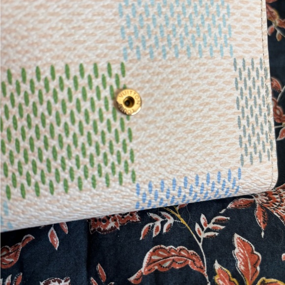 Louis Vuitton Victorine Wallet - Picture 11 of 16